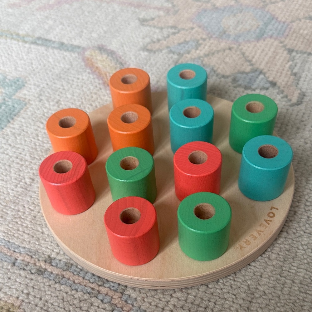 Love Vibrant Wooden Peg Set for Kids